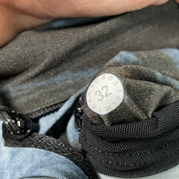 Lululemon Shorts Mens 32 Blue Black Board Drawstring Swim Trunks Current State - Picture 6 of 7